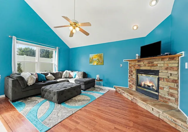 Photo 3 of Townhouse for sale at 452 Edgewater Dr, Hobart, IN 46342 | MLS# 846524 | Listing updated on 2026-10-08