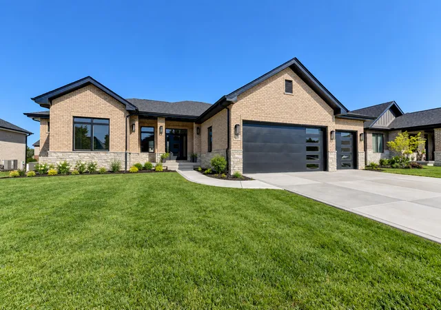 Single family home for sale at 101 Primrose Dr, Dyer, IN 46311 | MLS# 846491