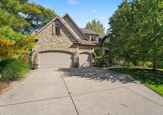 Photo 1 of Single family home for sale at 65 Braemar Dr, Valparaiso, IN 46385 | MLS# 846378 | Listing updated on 2026-10-06