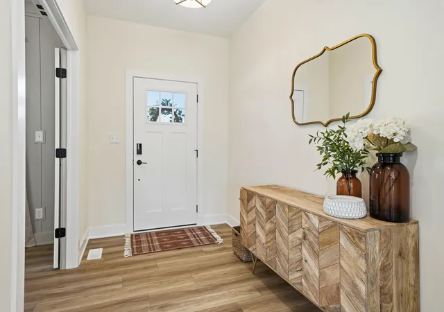 Photo 3 of Single family home for sale at 2221 Easton Park Dr, Chesterton, IN 46304 | MLS# 846593 | Listing updated on 2026-10-09