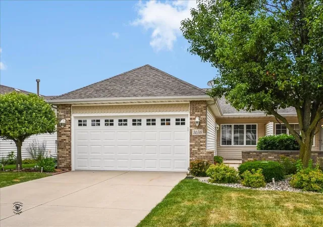 Multi family home for sale at 1638 Dogwood Dr, Crown Point, IN 46307 | MLS# 846387