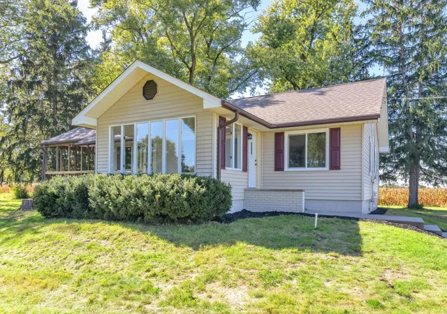 Photo 1 of Single family home for sale at 13020 N 1000 West, De Motte, IN 46310 | MLS# 846322 | Listing updated on 2026-10-07