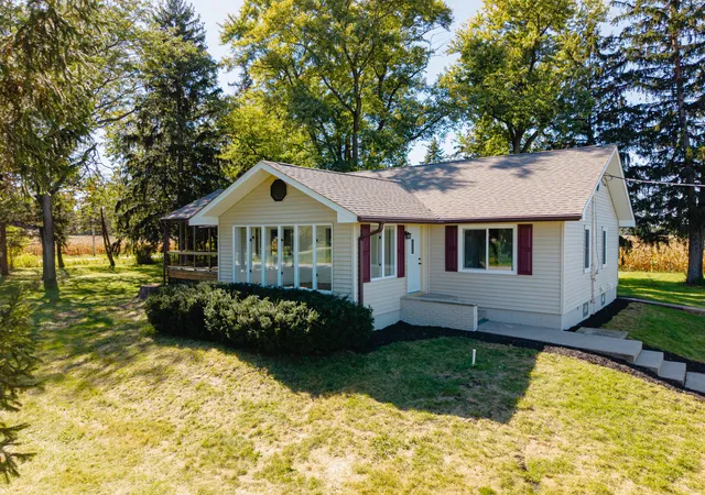Photo 3 of Single family home for sale at 13020 N 1000 West, De Motte, IN 46310 | MLS# 846322 | Listing updated on 2026-10-07