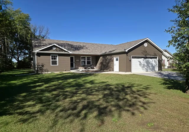 Photo 1 of Single family home for sale at 8926 N 489 West, Lake Village, IN 46349 | MLS# 846386 | Listing updated on 2026-10-06