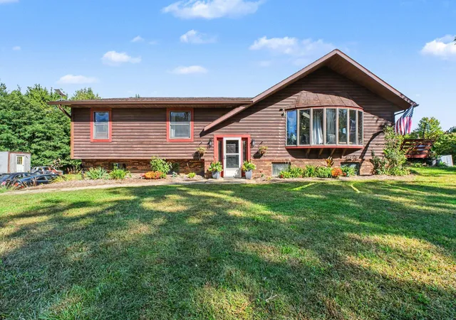 Photo 1 of Single family home for sale at 6467 W 300 North, La Porte, IN 46350 | MLS# 846325 | Listing updated on 2026-10-05