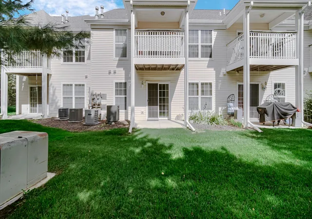 Photo 2 of Condo for sale at 967 Misty Glen Dr, Valparaiso, IN 46385 | MLS# 846326 | Listing updated on 2026-10-05