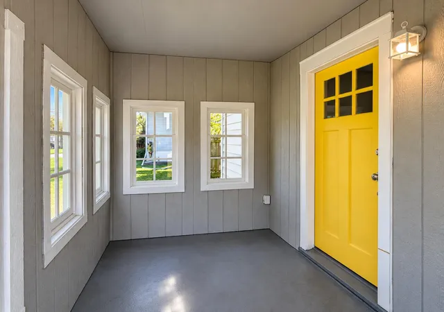 Photo 3 of Single family home for sale at 1407 E Elm St, Griffith, IN 46319 | MLS# 846610 | Listing updated on 2026-10-09