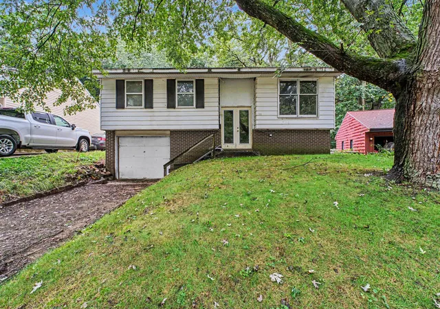 Photo 1 of Single family home for sale at 138 Memorial Dr, Michigan City, IN 46360 | MLS# 846327 | Listing updated on 2026-10-05