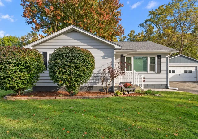 Photo 1 of Single family home for sale at 402 W Daumer Rd, Kouts, IN 46347 | MLS# 846530 | Listing updated on 2026-10-08