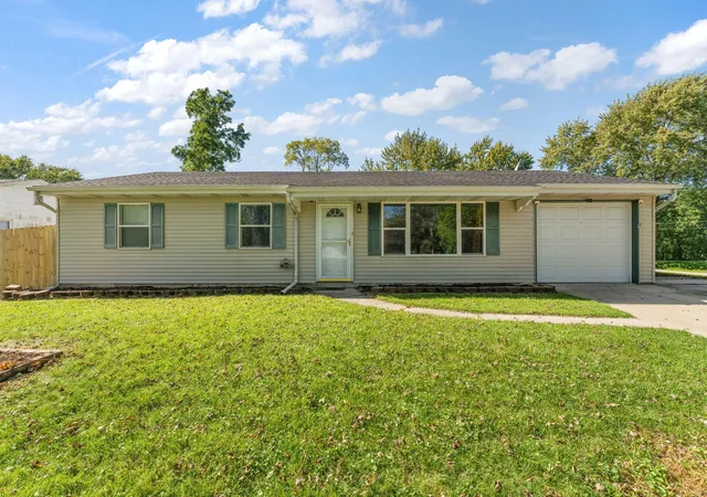 Photo 1 of Single family home for sale at 724 Capitol Rd, Valparaiso, IN 46385 | MLS# 846584 | Listing updated on 2026-10-09