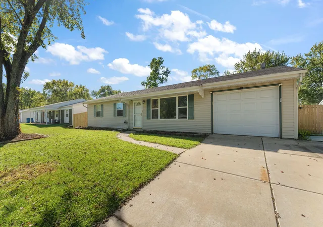 Photo 2 of Single family home for sale at 724 Capitol Rd, Valparaiso, IN 46385 | MLS# 846584 | Listing updated on 2026-10-09