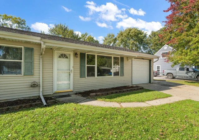 Photo 3 of Single family home for sale at 724 Capitol Rd, Valparaiso, IN 46385 | MLS# 846584 | Listing updated on 2026-10-09