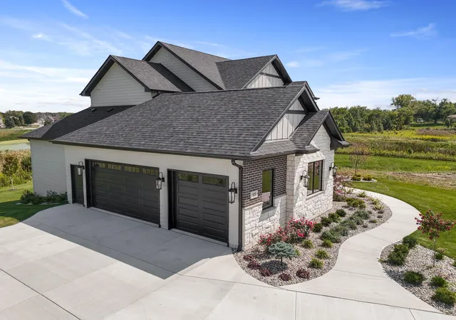Photo 3 of Single family home for sale at 515 Meadow Brooke Ln, Dyer, IN 46311 | MLS# 846337 | Listing updated on 2026-10-05