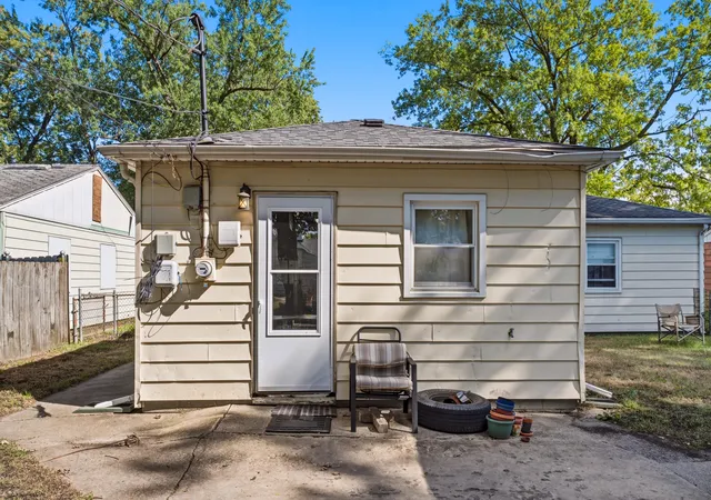 Photo 3 of Single family home for sale at 7530 White Oak Ave, Hammond, IN 46324 | MLS# 846401 | Listing updated on 2026-10-06