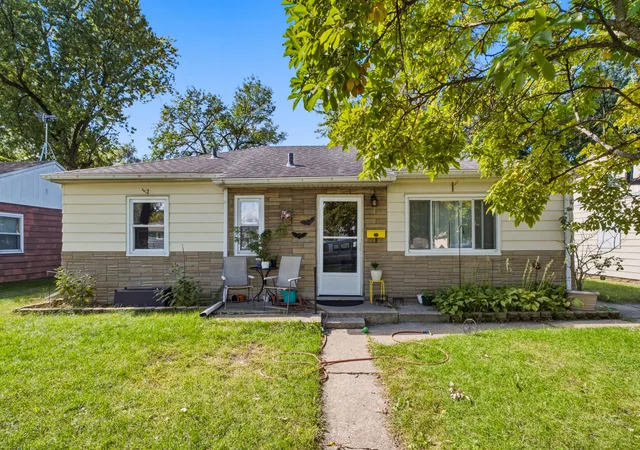 Photo 1 of Single family home for sale at 7530 White Oak Ave, Hammond, IN 46324 | MLS# 846401 | Listing updated on 2026-10-06