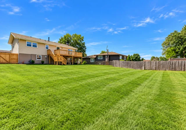 Photo 3 of Single family home for sale at 952 Hanover Ln, Dyer, IN 46311 | MLS# 846353 | Listing updated on 2026-10-05