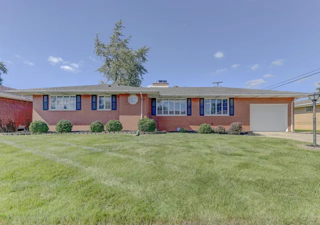 Photo 1 of Single family home for sale at 5560 Van Buren St, Merrillville, IN 46410 | MLS# 846396 | Listing updated on 2026-10-07