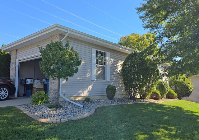 Photo 3 of Single family home for sale at 11538 Homestead Village Ct, Saint John, IN 46373 | MLS# 846444 | Listing updated on 2026-10-06