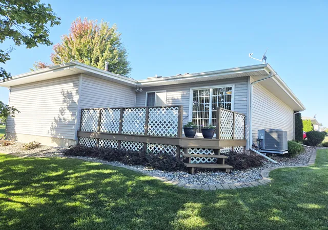 Photo 3 of Single family home for sale at 11538 Homestead Village Ct, Saint John, IN 46373 | MLS# 846444 | Listing updated on 2026-10-07