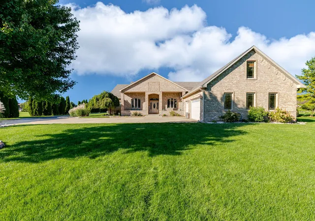 Photo 2 of Single family home for sale at 469 W 700 North, Valparaiso, IN 46385 | MLS# 846688 | Listing updated on 2026-10-24