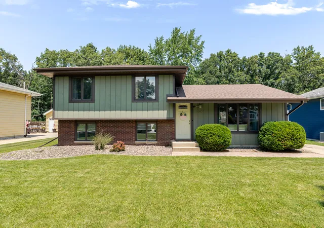 Photo 2 of Single family home for sale at 7072 W 82nd Court, Crown Point, IN 46307 | MLS# 846363 | Listing updated on 2026-10-05