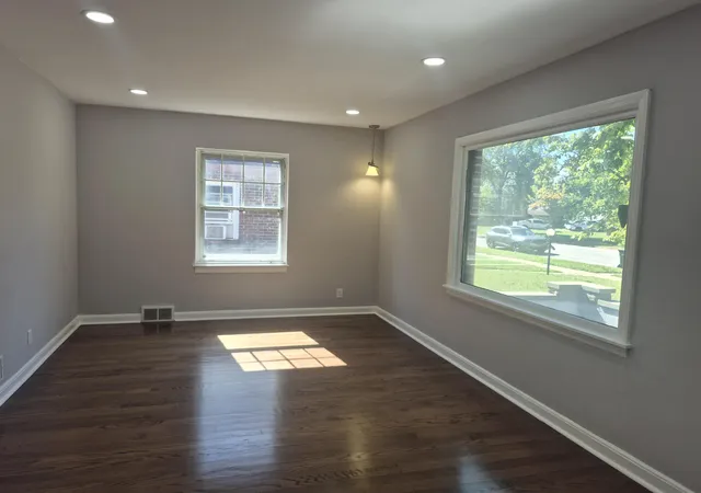 Photo 3 of Single family home for sale at 561 W Taft St, Gary, IN 46404 | MLS# 846354 | Listing updated on 2026-10-05