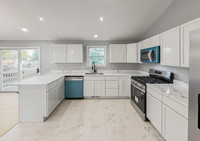 Photo 3 of Single family home for sale at 1401 W 97th Place, Crown Point, IN 46307 | MLS# 846696 | Listing updated on 2026-10-17