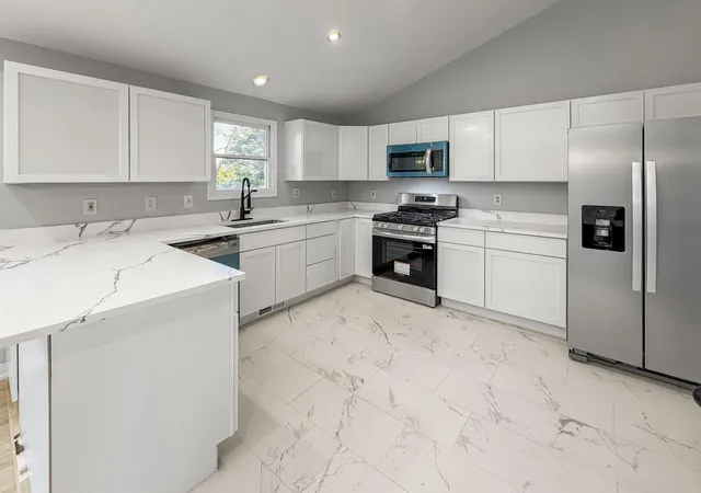 Photo 4 of Single family home for sale at 1401 W 97th Place, Crown Point, IN 46307 | MLS# 846696 | Listing updated on 2026-10-17