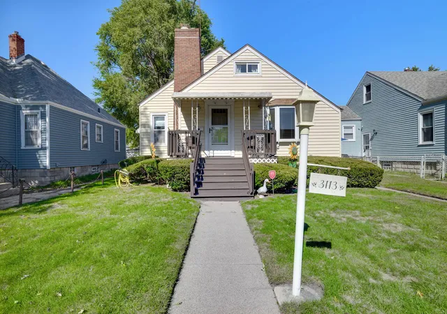 Single family home for sale at 3113 E Parkway N, Hammond, IN 46323 | MLS# 846529