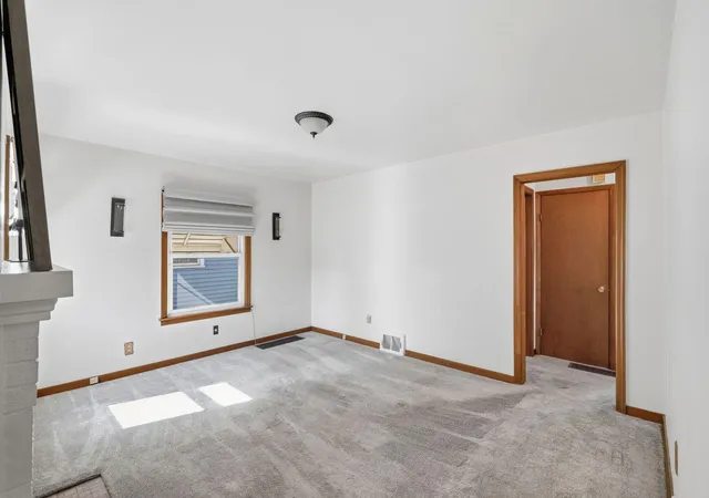 Photo 3 of Single family home for sale at 3113 E Parkway N, Hammond, IN 46323 | MLS# 846529 | Listing updated on 2026-10-08