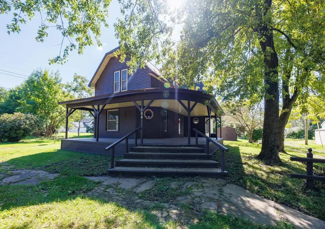 Photo 1 of Single family home for sale at 104 E 5th Street, Earl Park, IN 47942 | MLS# 846366 | Listing updated on 2026-10-08