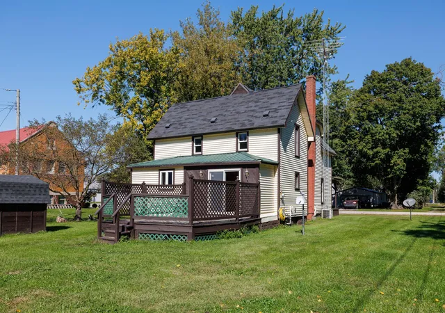 Photo 4 of Single family home for sale at 104 E 5th Street, Earl Park, IN 47942 | MLS# 846366 | Listing updated on 2026-10-08