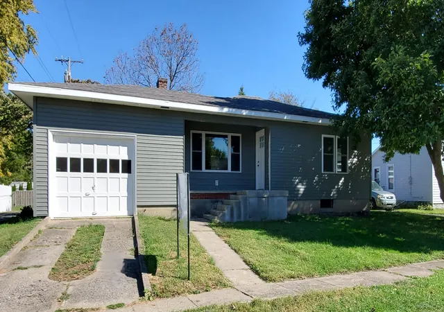 Photo 1 of Single family home for sale at 303 N 2nd Street, Kentland, IN 47951 | MLS# 846374 | Listing updated on 2026-10-05