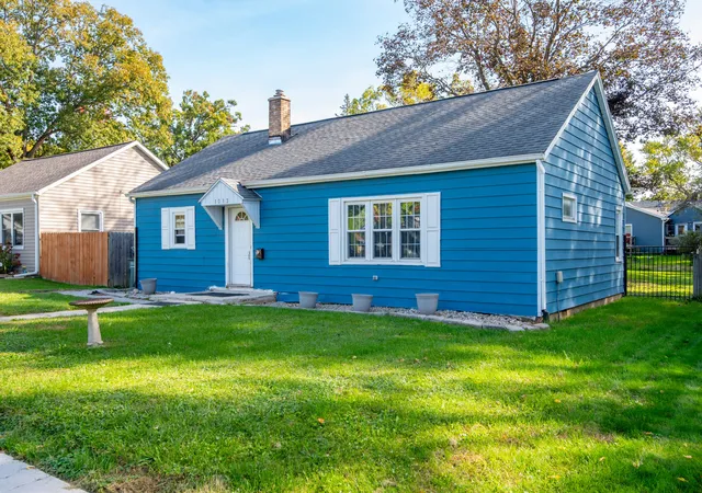 Photo 1 of Single family home for sale at 1012 Elmhurst St, Valparaiso, IN 46385 | MLS# 846746 | Listing updated on 2026-10-29
