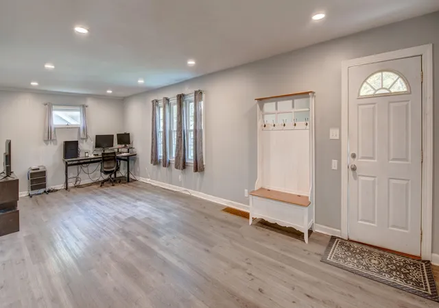 Photo 4 of Single family home for sale at 1012 Elmhurst St, Valparaiso, IN 46385 | MLS# 846746 | Listing updated on 2026-10-29
