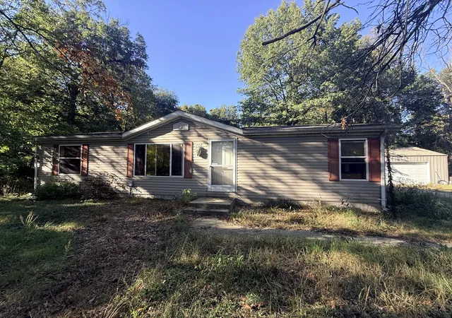 Photo 1 of Sale Pending at 11104 Briarhill Dr, De Motte, IN 46310 | MLS# 846372 | Listing updated on 2026-10-07
