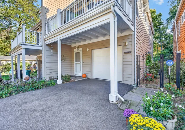 Photo 4 of Condo for sale at 7225 Locust Ave, Gary, IN 46403 | MLS# 846445 | Listing updated on 2026-10-06