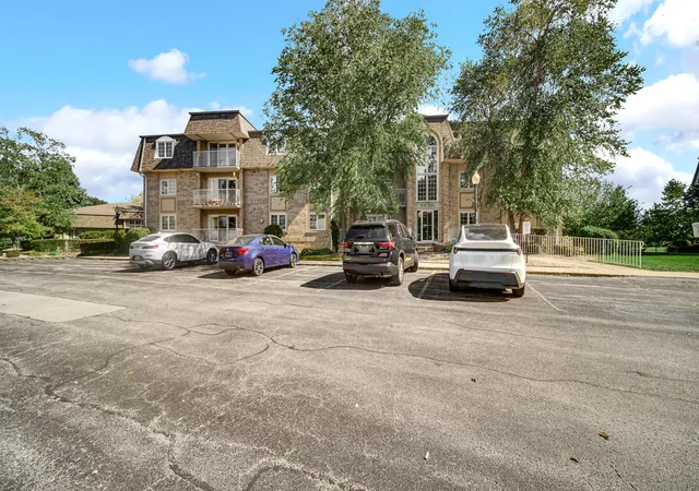 Photo 1 of Condo for sale at 114 Swan Dr #3C, Dyer, IN 46311 | MLS# 846553 | Listing updated on 2026-10-08