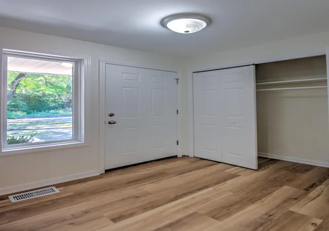 Photo 4 of Single family home for sale at 951 Wright St, Gary, IN 46404 | MLS# 846393 | Listing updated on 2026-10-06