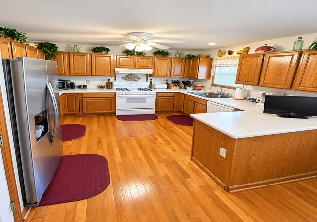 Photo 2 of Single family home for sale at 1470 W 84th Avenue, Merrillville, IN 46410 | MLS# 846384 | Listing updated on 2026-10-06
