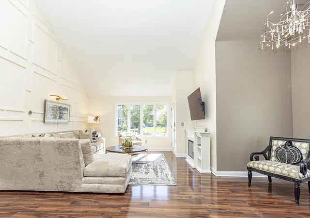 Photo 4 of Townhouse for sale at 607 W 93rd Court, Crown Point, IN 46307 | MLS# 846803 | Listing updated on 2026-10-23