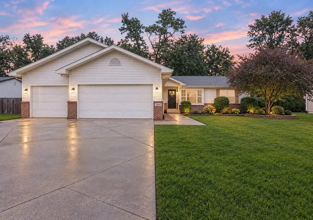 Single family home for sale at 2340 Cedar Crk Cir, Portage, IN 46368 | MLS# 846472