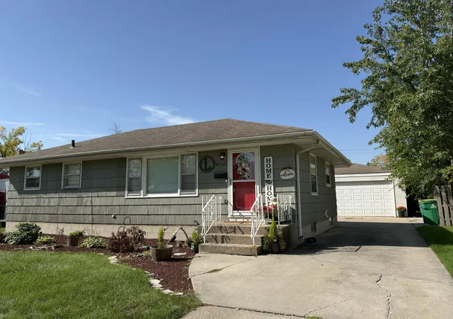 Photo 2 of Single family home for sale at 8042 Tapper Ave, Munster, IN 46321 | MLS# 846416 | Listing updated on 2026-10-08