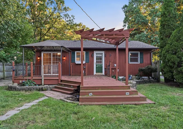 Photo 3 of Single family home for sale at 4750 E 26th Place, Lake Station, IN 46405 | MLS# 846394 | Listing updated on 2026-10-06