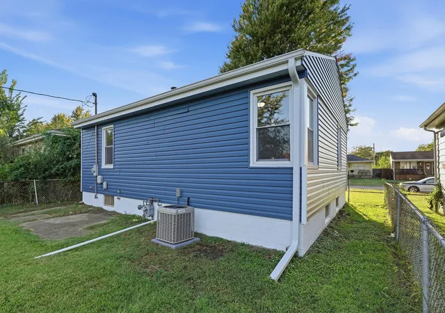 Photo 2 of Single family home for sale at 7603 Oakdale Ave, Hammond, IN 46324 | MLS# 846395 | Listing updated on 2026-10-06