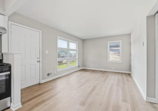 Photo 3 of Single family home for sale at 7603 Oakdale Ave, Hammond, IN 46324 | MLS# 846395 | Listing updated on 2026-10-06
