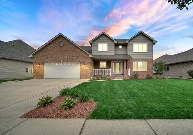 Photo 2 of Single family home for sale at 1517 Knighthood Dr, Dyer, IN 46311 | MLS# 846675 | Listing updated on 2026-10-11