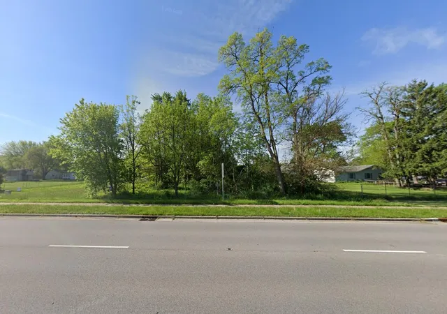 Photo 2 of Sale Pending at 350 W Us Hwy 6, Valparaiso, IN 46385 | MLS# 846405 | Listing updated on 2026-10-07