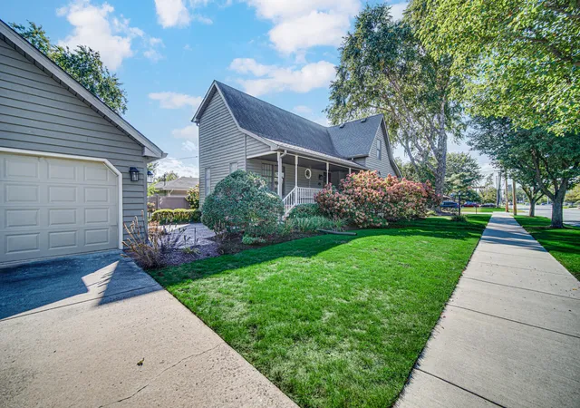 Photo 3 of Single family home for sale at 1447 N Woodlawn Ave, Griffith, IN 46319 | MLS# 846446 | Listing updated on 2026-10-07