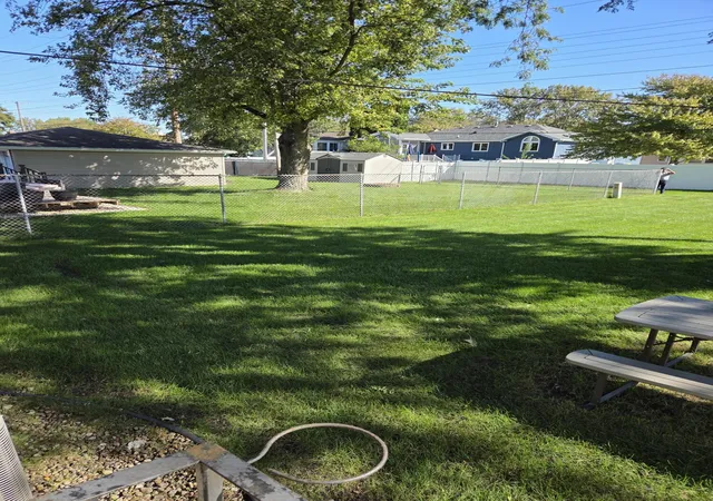 Photo 4 of Single family home for sale at 9851 Delaware Pl, Highland, IN 46322 | MLS# 846464 | Listing updated on 2026-10-07